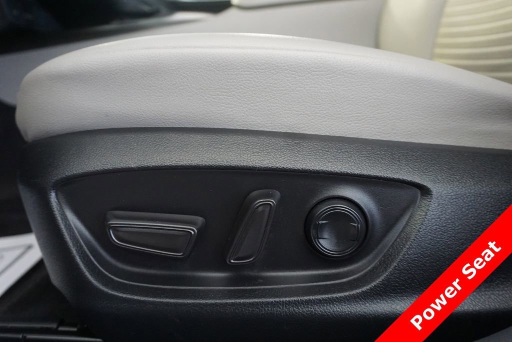 Certified 2022 Toyota Camry SE w/ Convenience Package FWD image 7