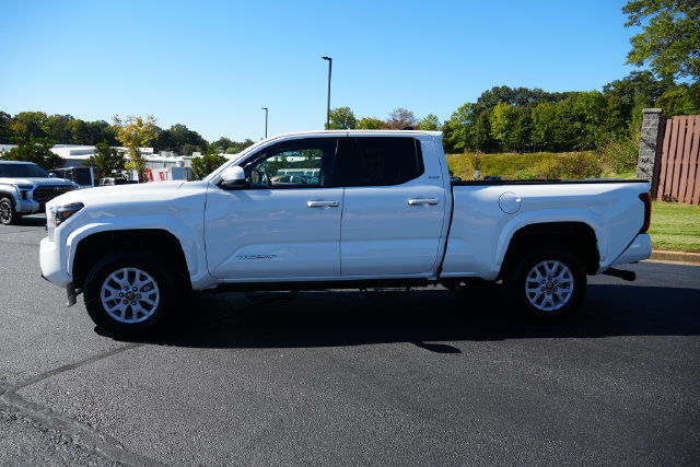 Used 2026 Toyota Tacoma SR5 AWD/4WD image 4