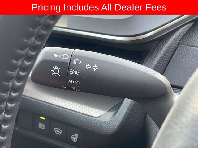 Used 2024 Toyota Prius XLE FWD image 22