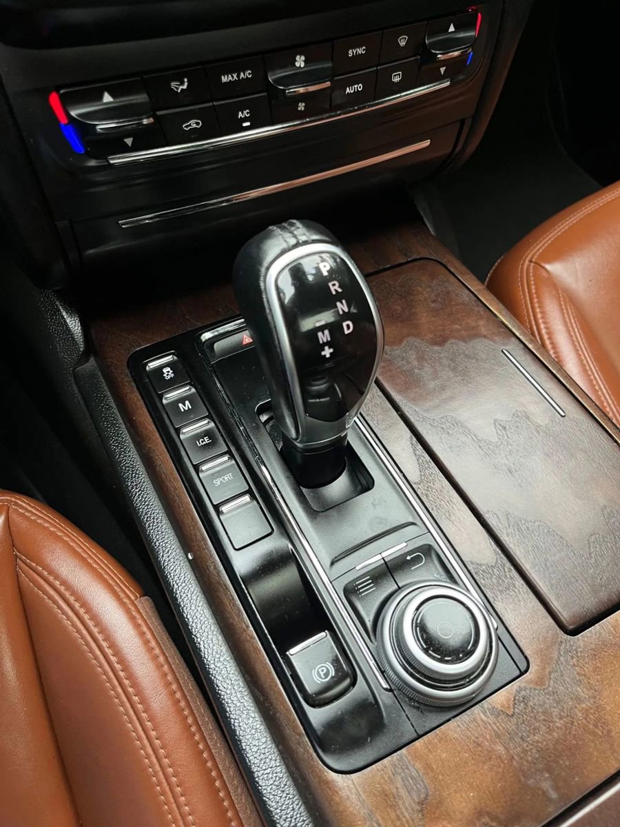 Used 2017 Maserati Ghibli w/ Luxury Package image 12