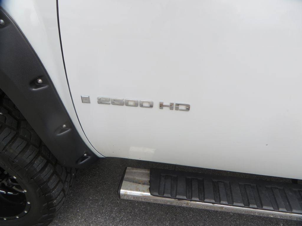Used 2008 Chevrolet Silverado 2500 LT w/ Suspension Package, Off-Road AWD/4WD image 10