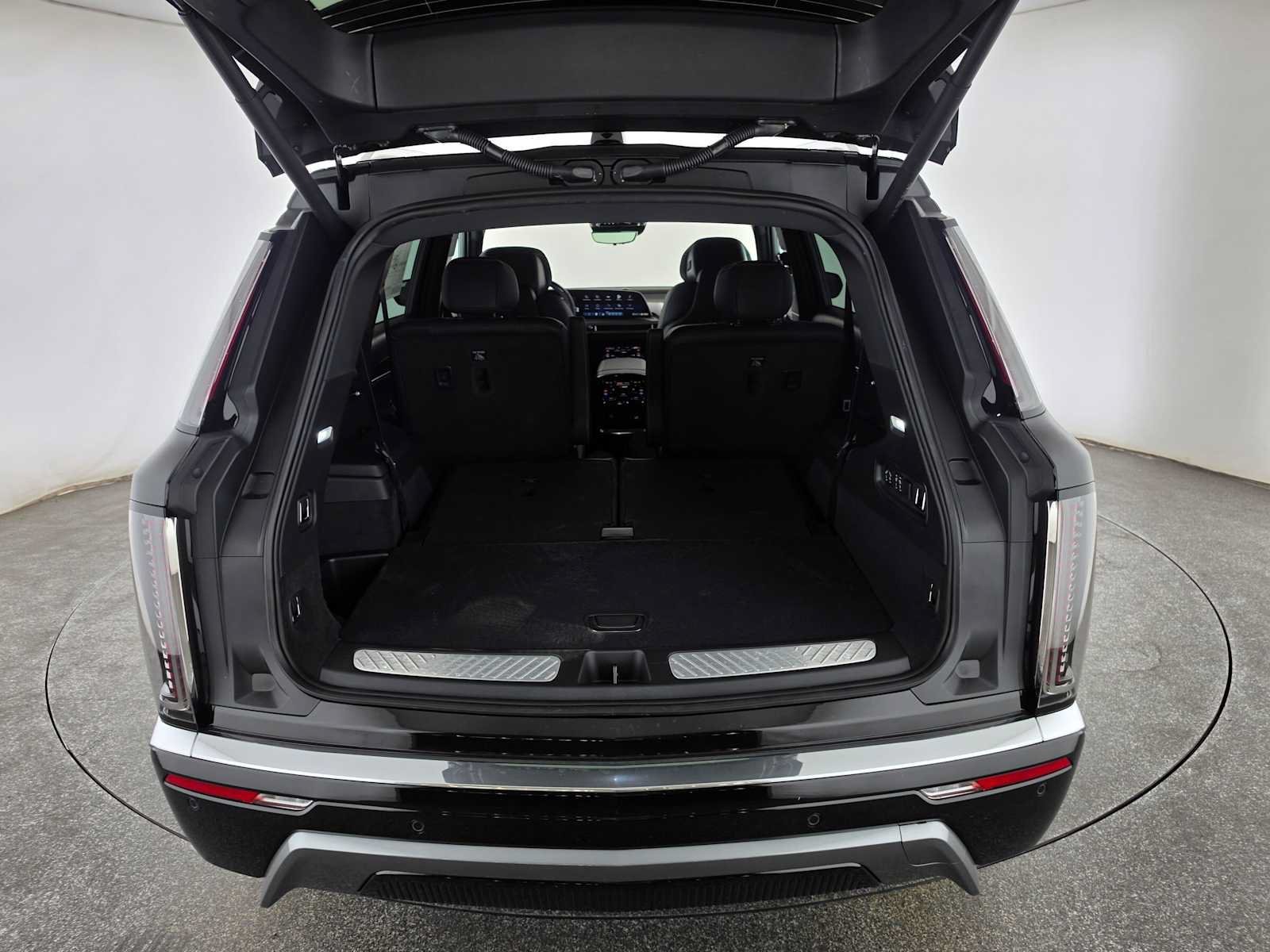 New 2027 Cadillac Vistiq Luxury AWD/4WD image 16