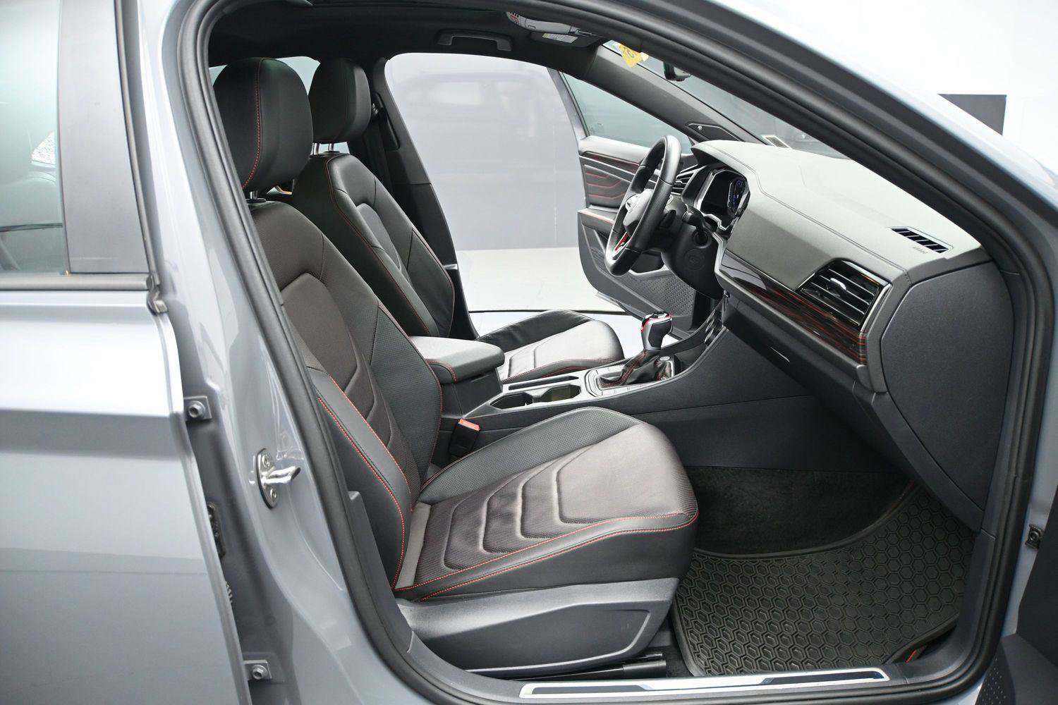 Certified 2024 Volkswagen Jetta GLI Autobahn w/ GLI Black Package FWD image 15