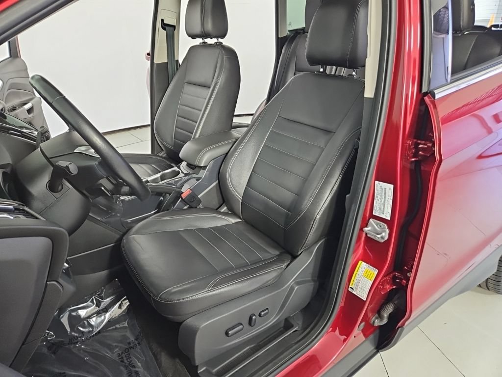 Used 2014 Ford Escape Titanium w/ Equipment Group 401A AWD/4WD image 22