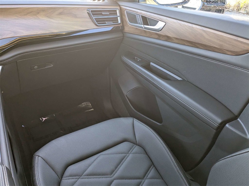 Used 2025 Volkswagen Atlas SE w/ Black Wheel Package image 20