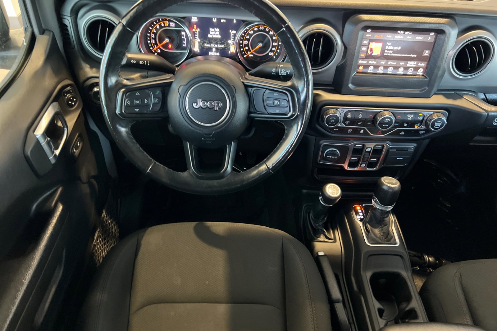 Used 2022 Jeep Wrangler Unlimited Sport image 14