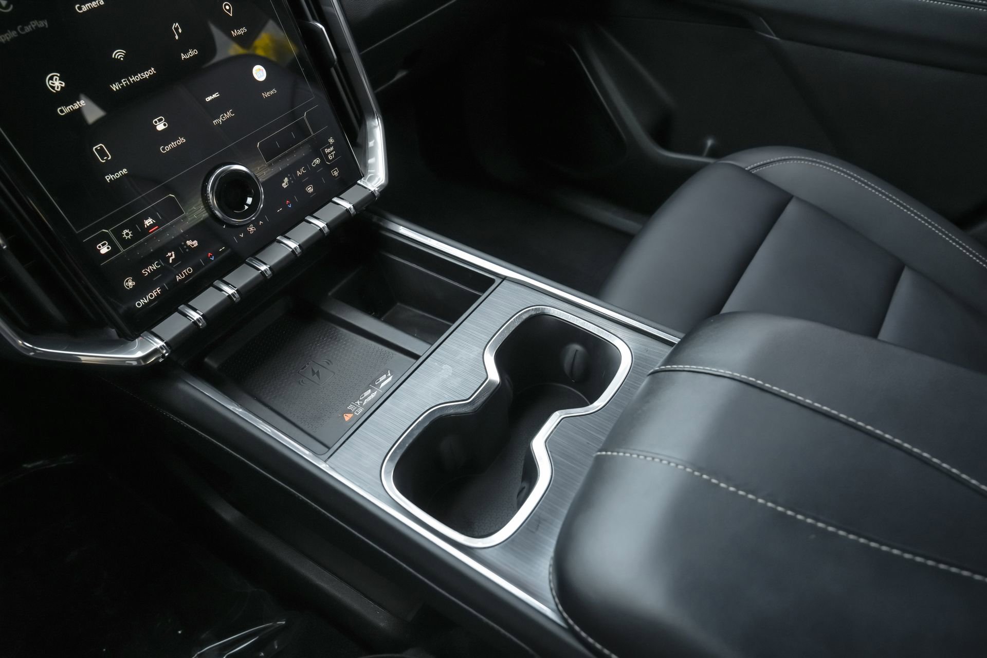 Used 2024 GMC Acadia Elevation image 11