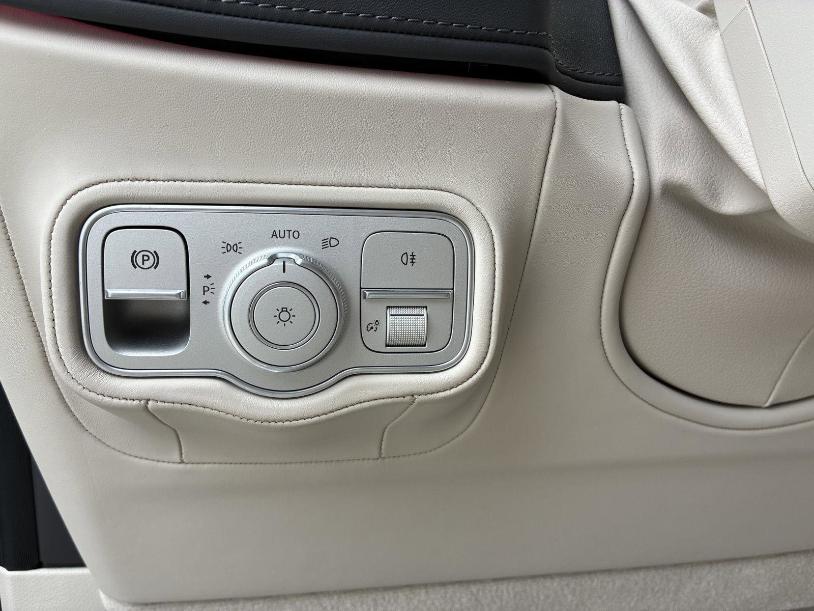 Certified 2025 Mercedes-Benz G 63 AMG 4MATIC image 6