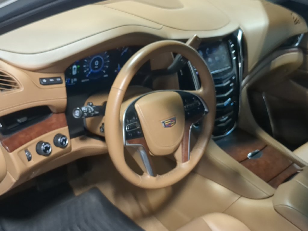 Used 2017 Cadillac Escalade Platinum AWD/4WD image 12