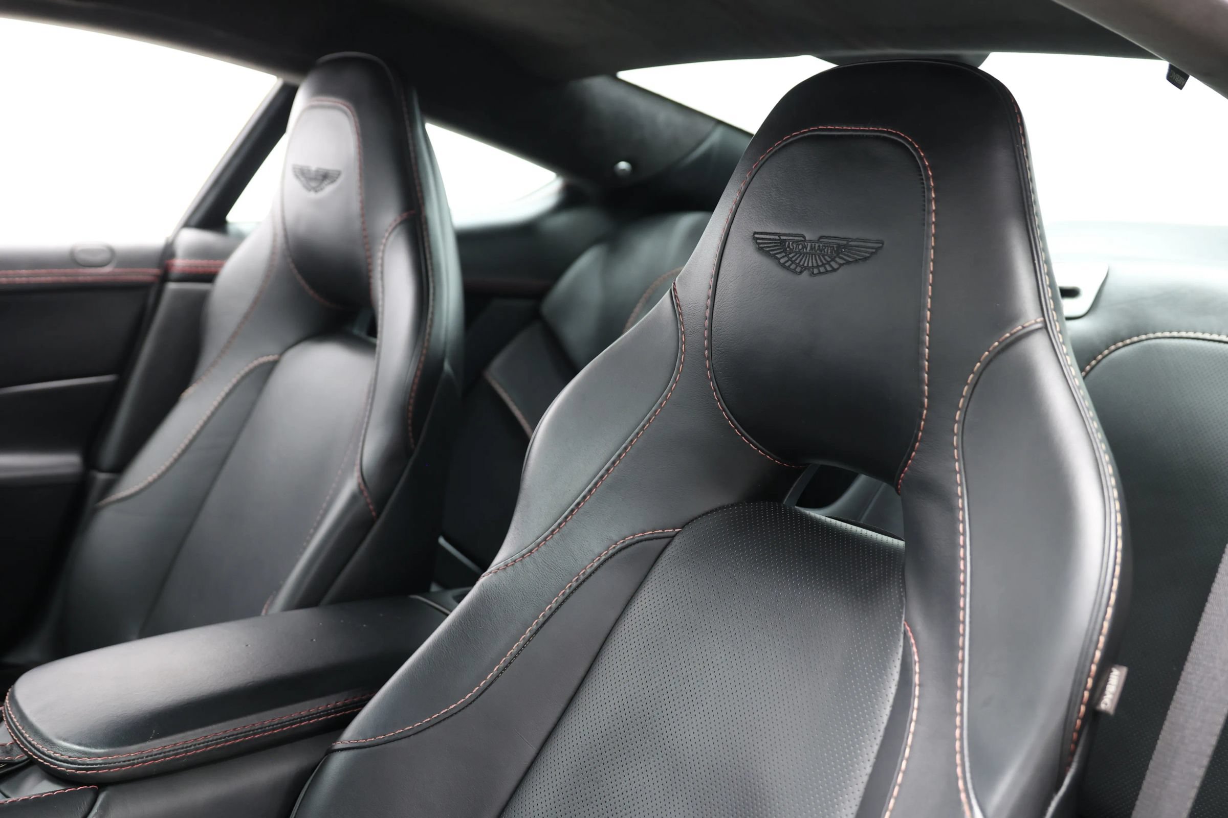 Used 2014 Aston Martin Vanquish Coupe RWD image 18