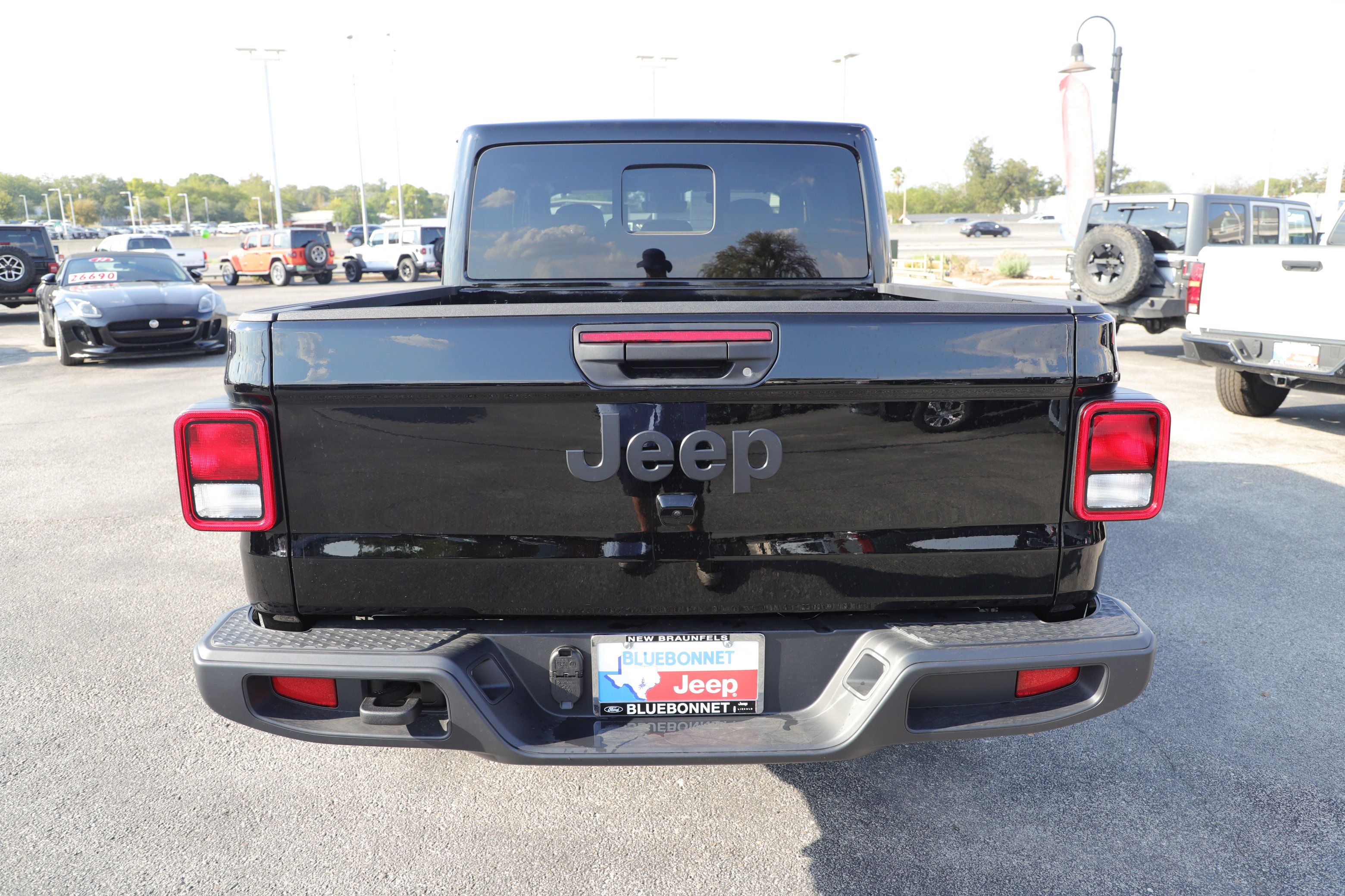 New 2025 Jeep Gladiator Sport image 7