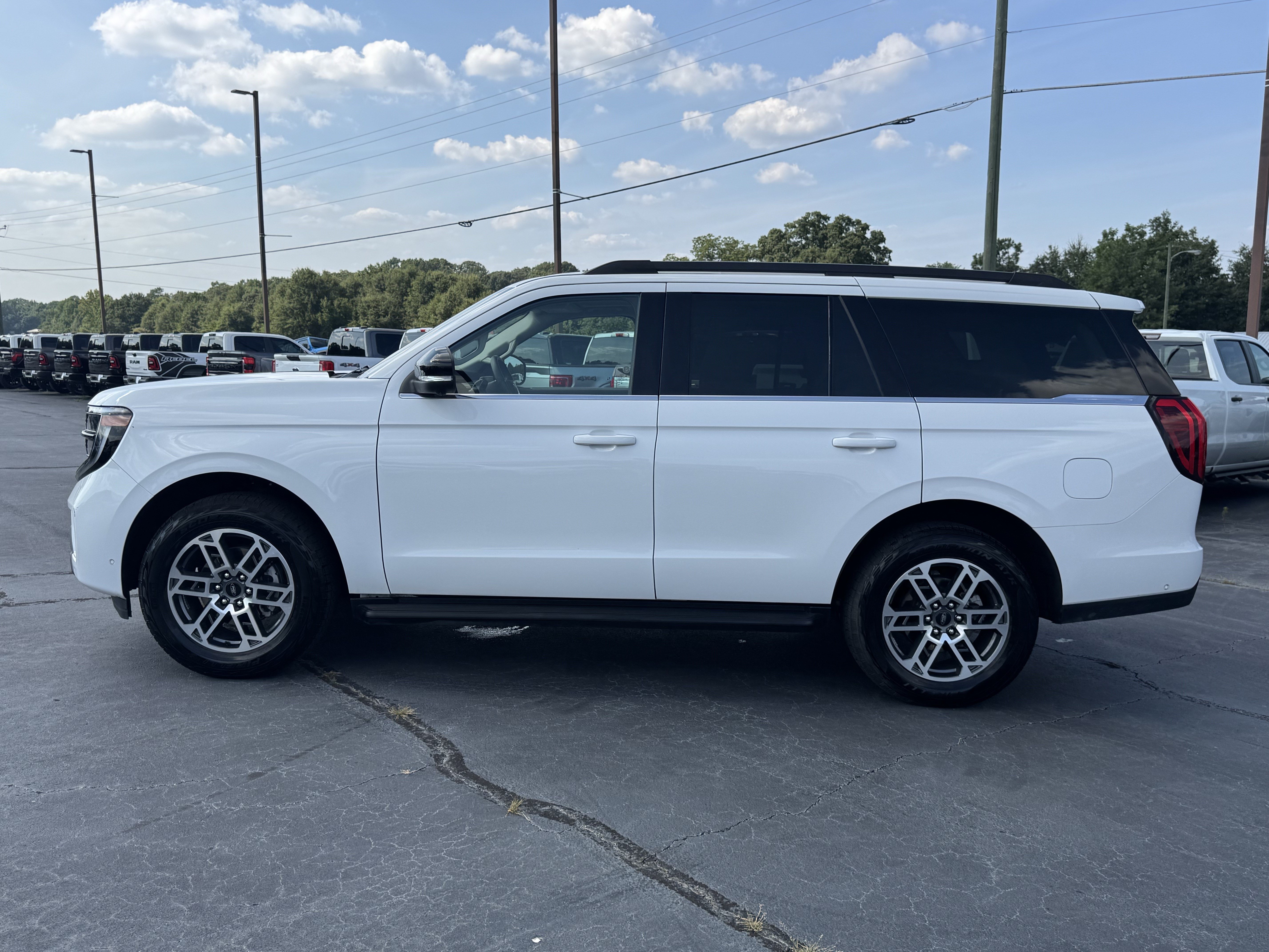 Certified 2025 Ford Expedition Active AWD/4WD image 8