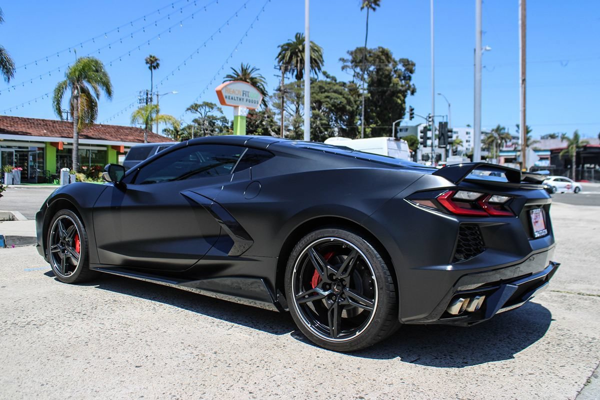 Used 2021 Chevrolet Corvette Stingray Premium Cpe w/ Z51 Performance Package RWD image 4