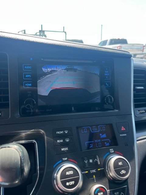 Used 2017 Toyota Sienna SE Premium FWD image 46