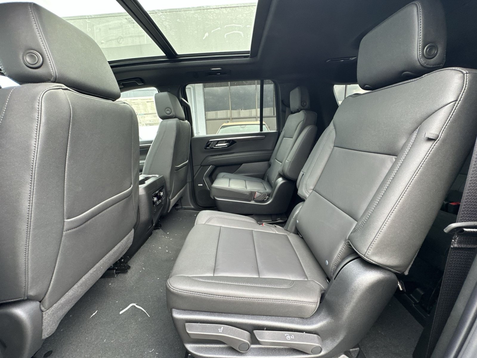 New 2026 Chevrolet Suburban LT w/ Comfort Package AWD/4WD image 25