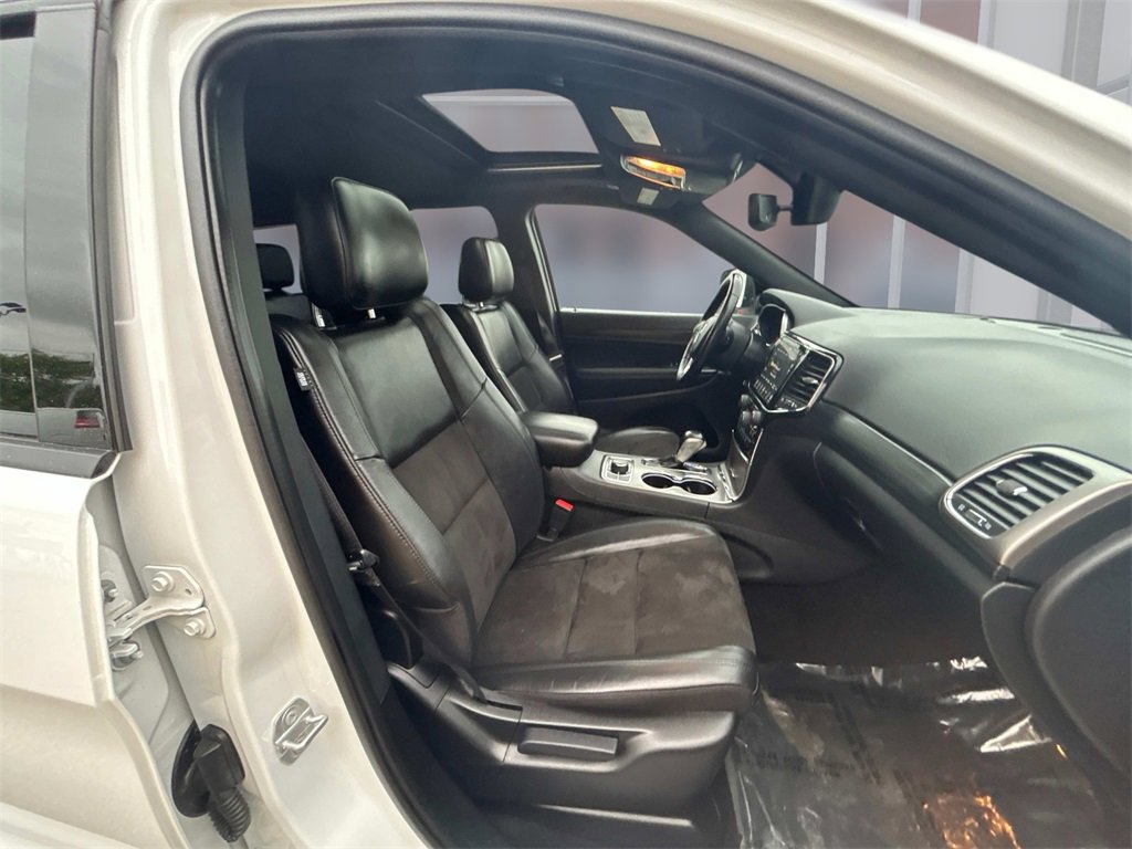 Used 2022 Jeep Grand Cherokee Laredo X image 16