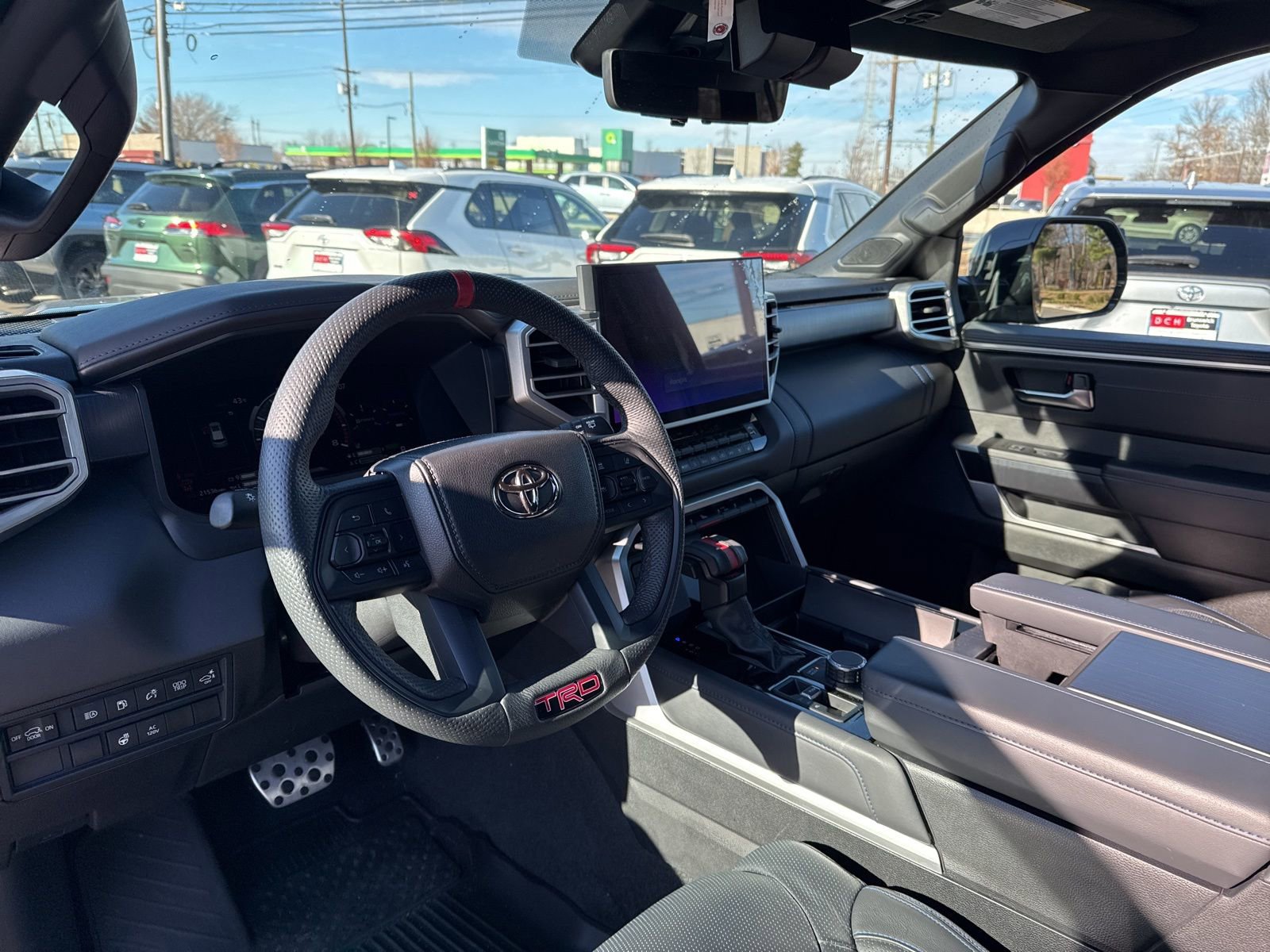 Used 2025 Toyota Sequoia Platinum image 11