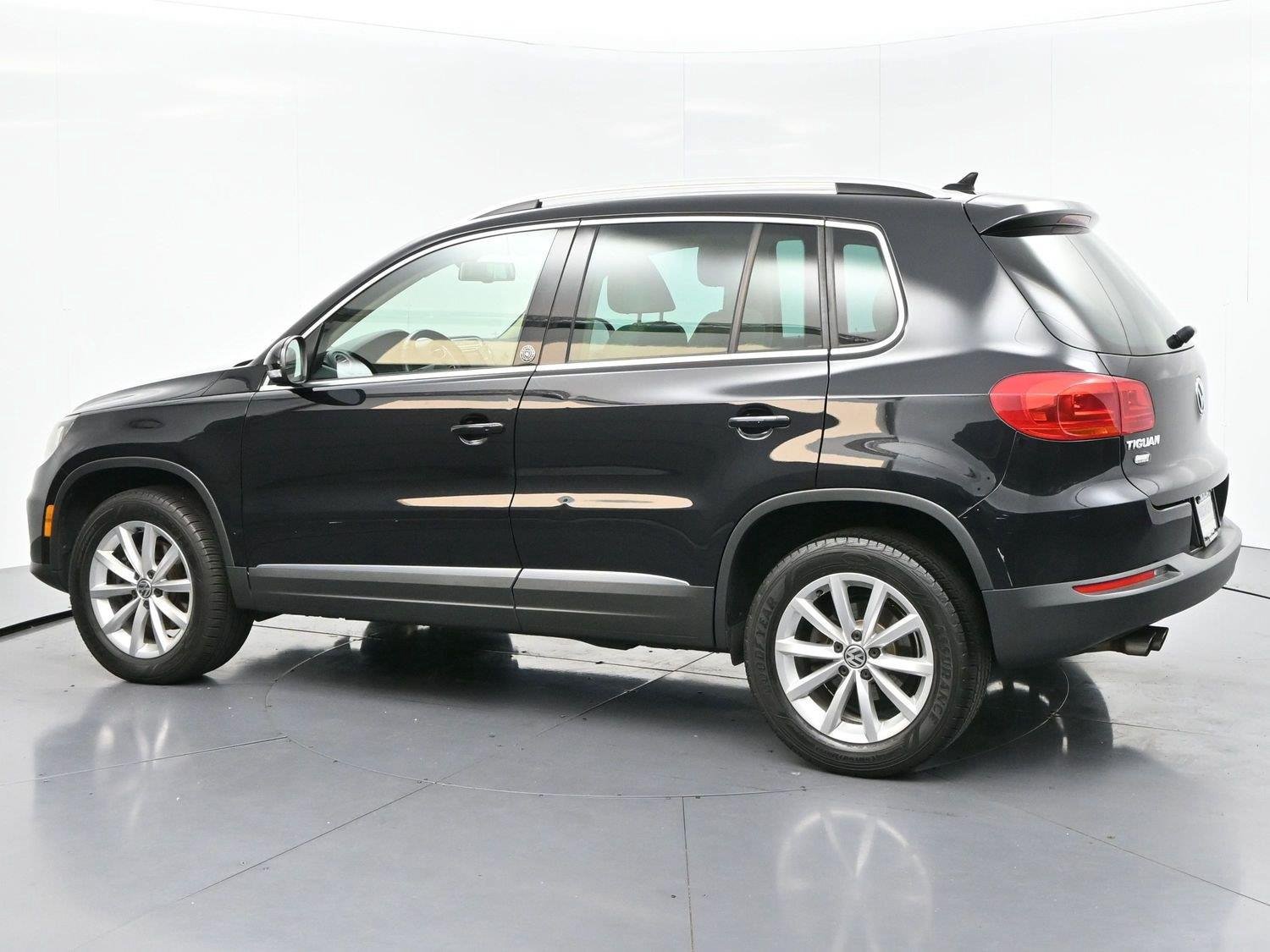 Used 2017 Volkswagen Tiguan Wolfsburg Edition AWD/4WD image 5
