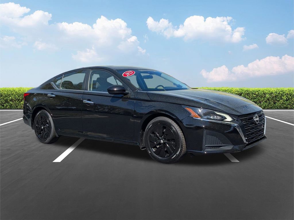 Used 2023 Nissan Altima 2.5 S FWD image 2
