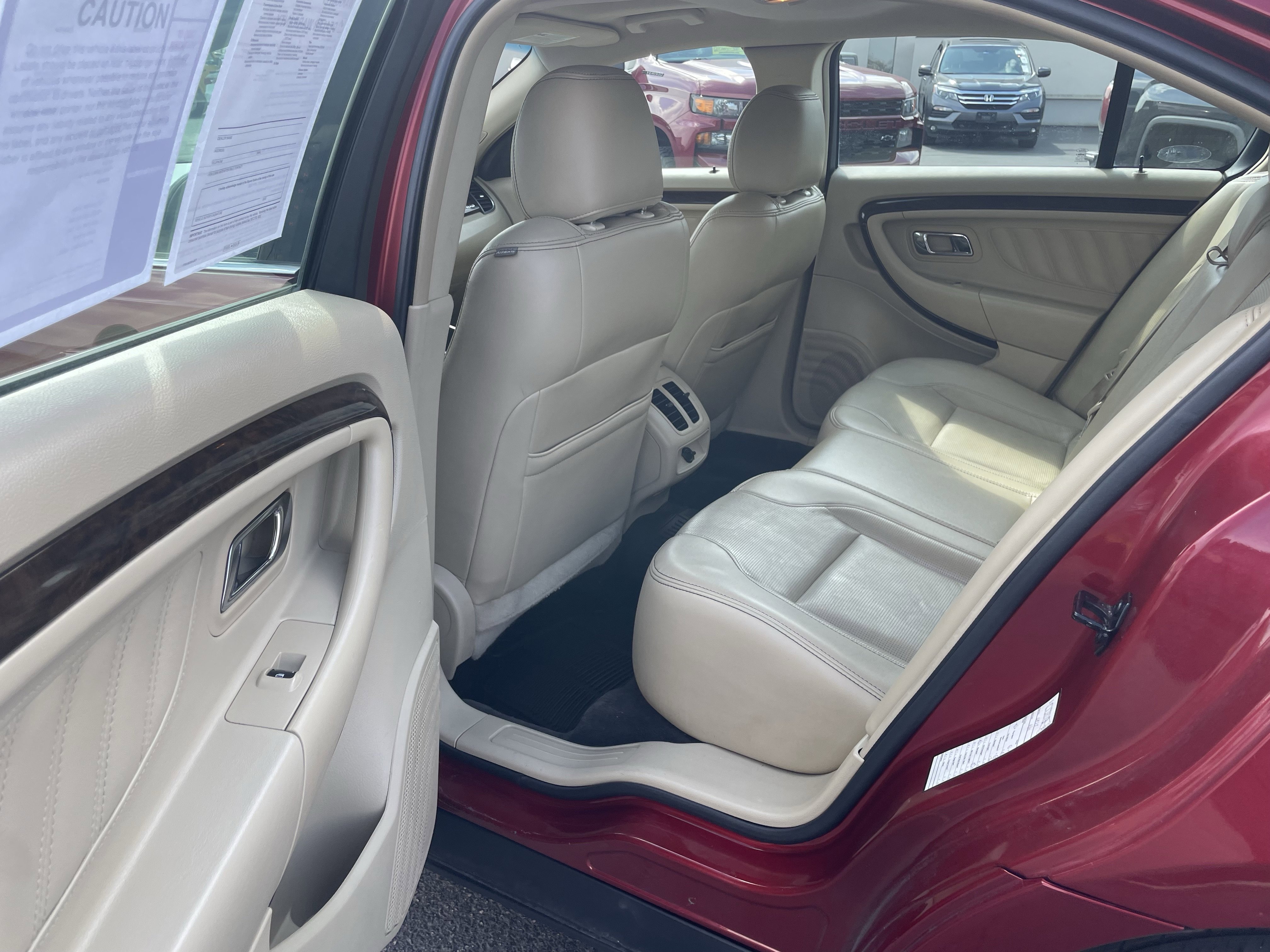Used 2013 Ford Taurus Limited FWD image 26