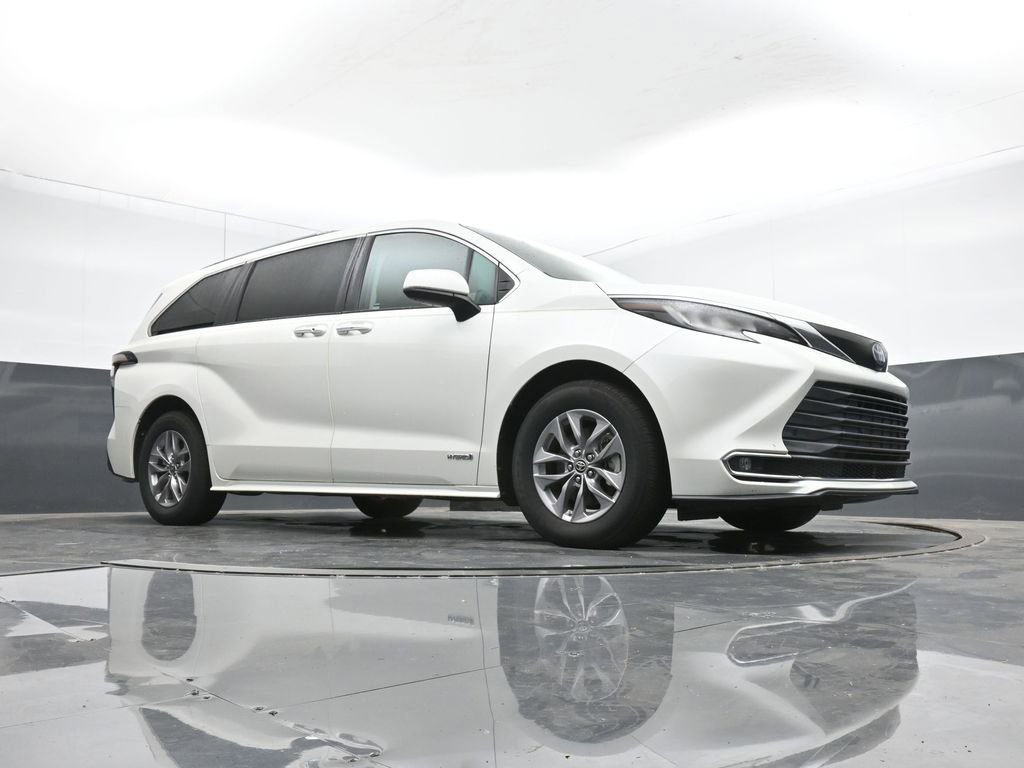 Used 2021 Toyota Sienna XLE image 43