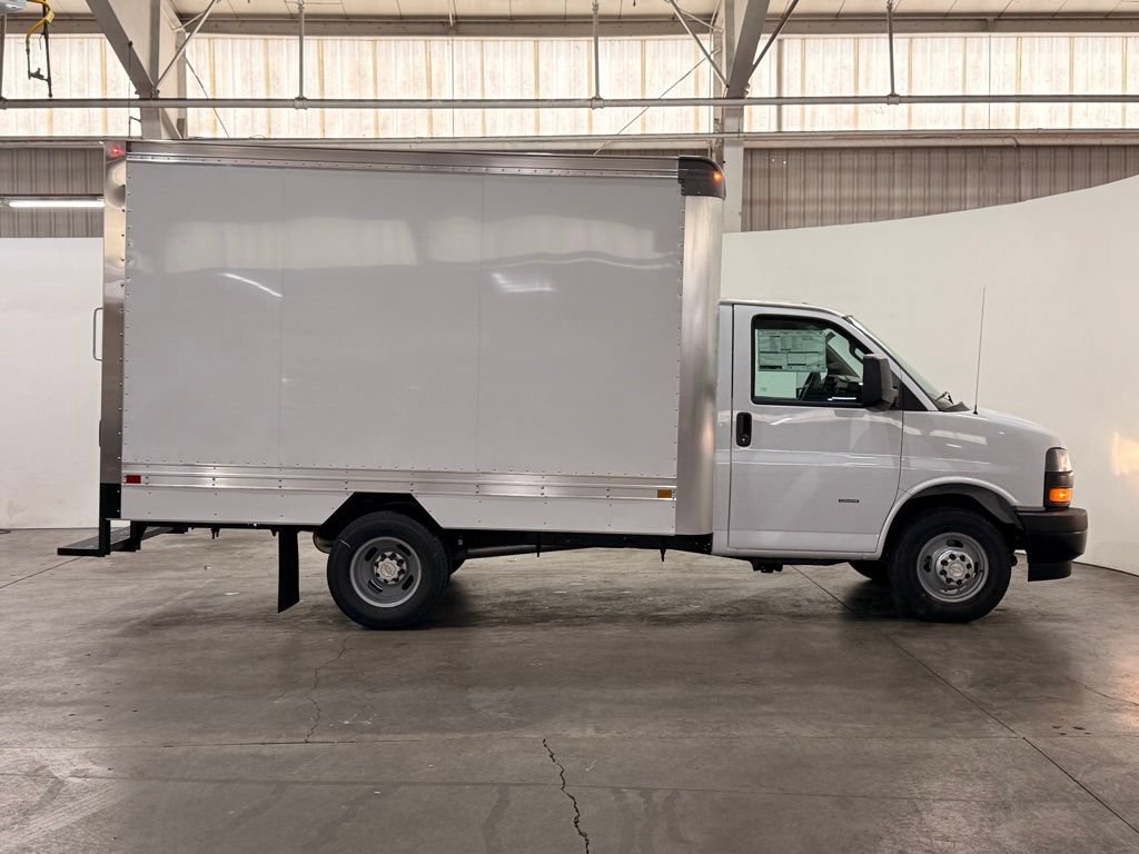 New 2025 Chevrolet Express 3500 w/ Power Convenience Package RWD image 9
