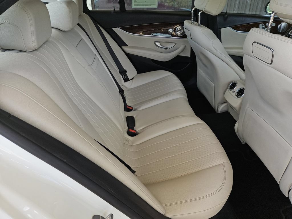 Used 2019 Mercedes-Benz E 300 4MATIC image 36
