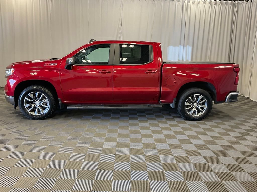 Used 2023 Chevrolet Silverado 1500 LT AWD/4WD image 5