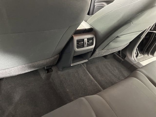 Used 2025 Nissan Rogue S image 42