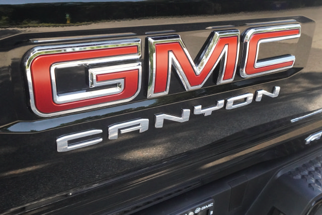 Used 2024 GMC Canyon AT4 w/ AT4 Premium Package AWD/4WD image 40
