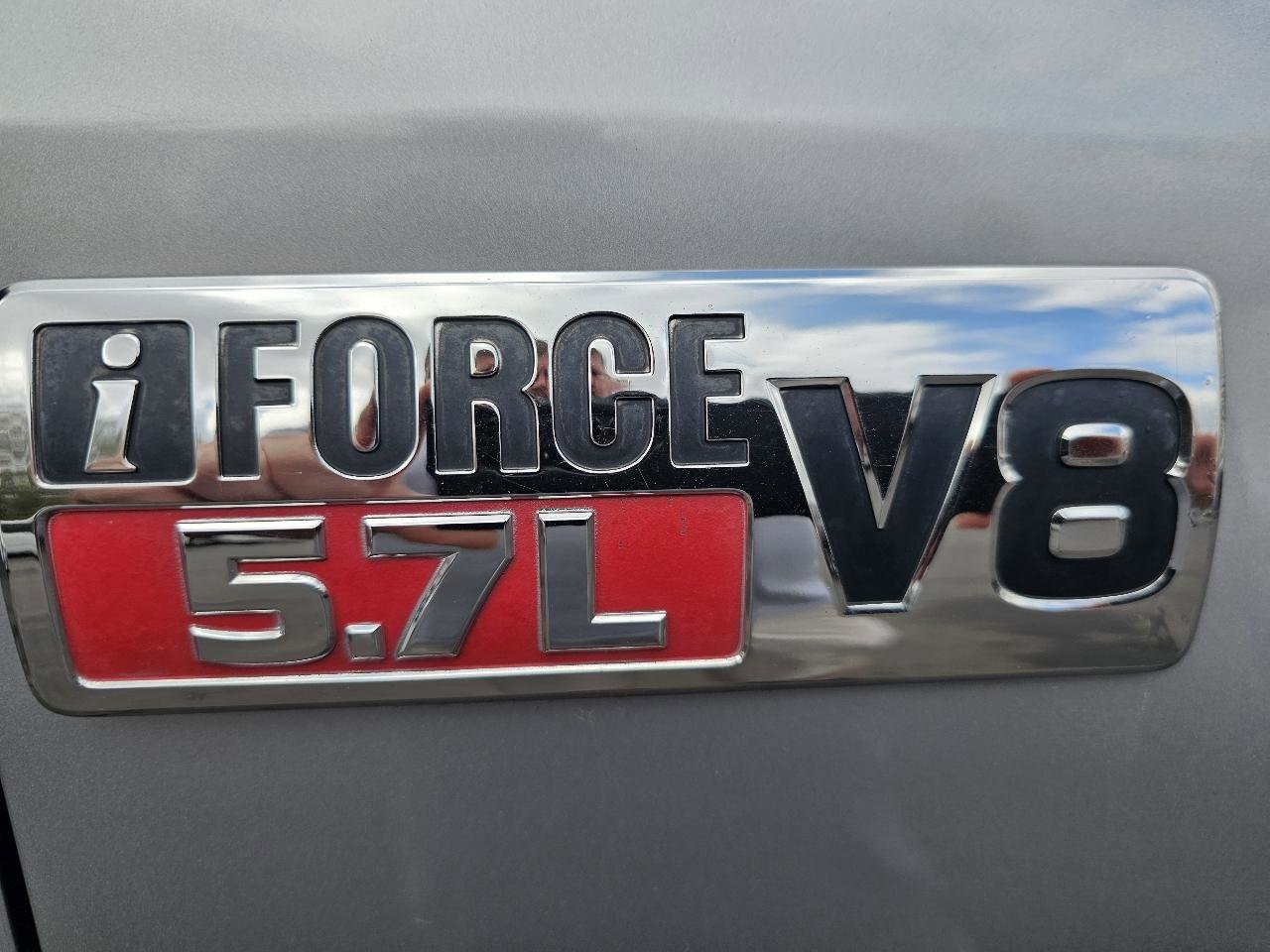 Used 2011 Toyota Tundra 4x4 CrewMax w/ TRD Off-Road Pkg image 15