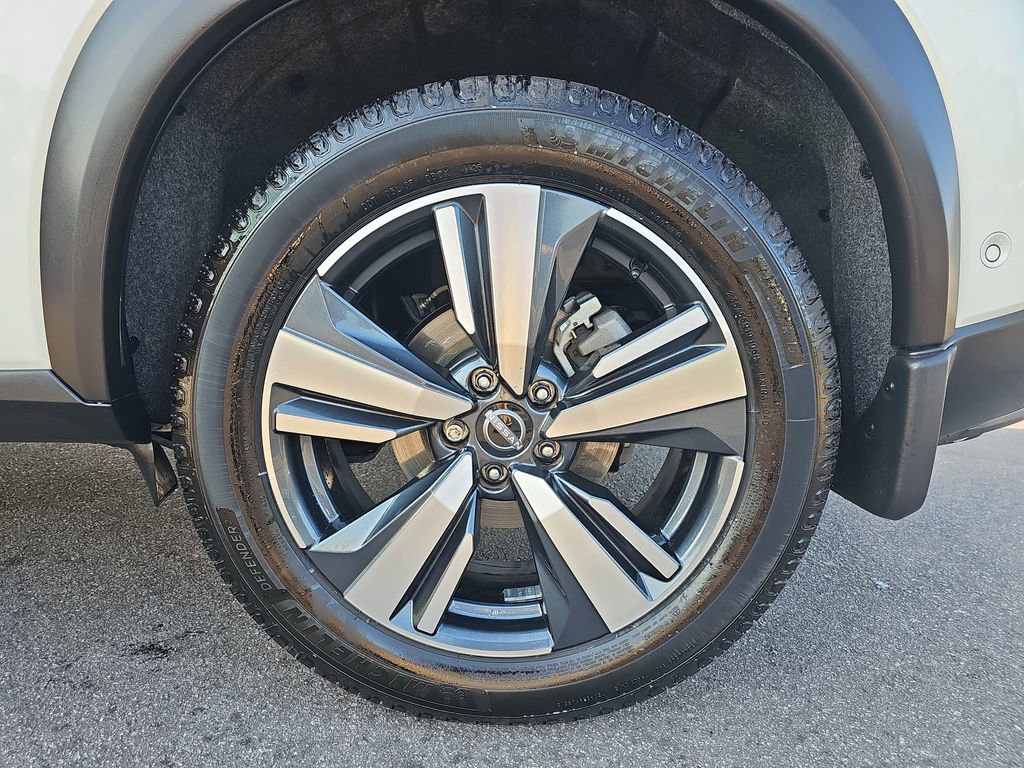 Used 2023 Nissan Rogue Platinum w/ Platinum Premium Package FWD image 37