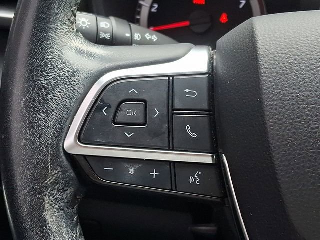 Used 2021 Toyota Highlander LE FWD image 20