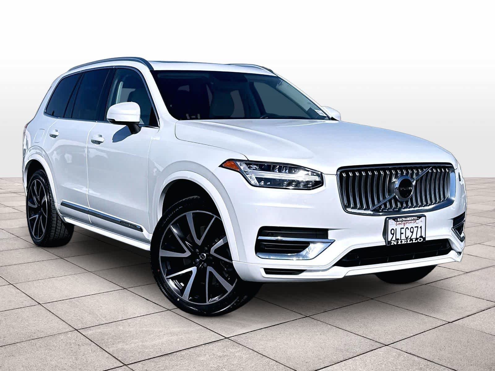 Used 2022 Volvo XC90 T8 Inscription Expression w/ Advanced Package AWD/4WD image 2