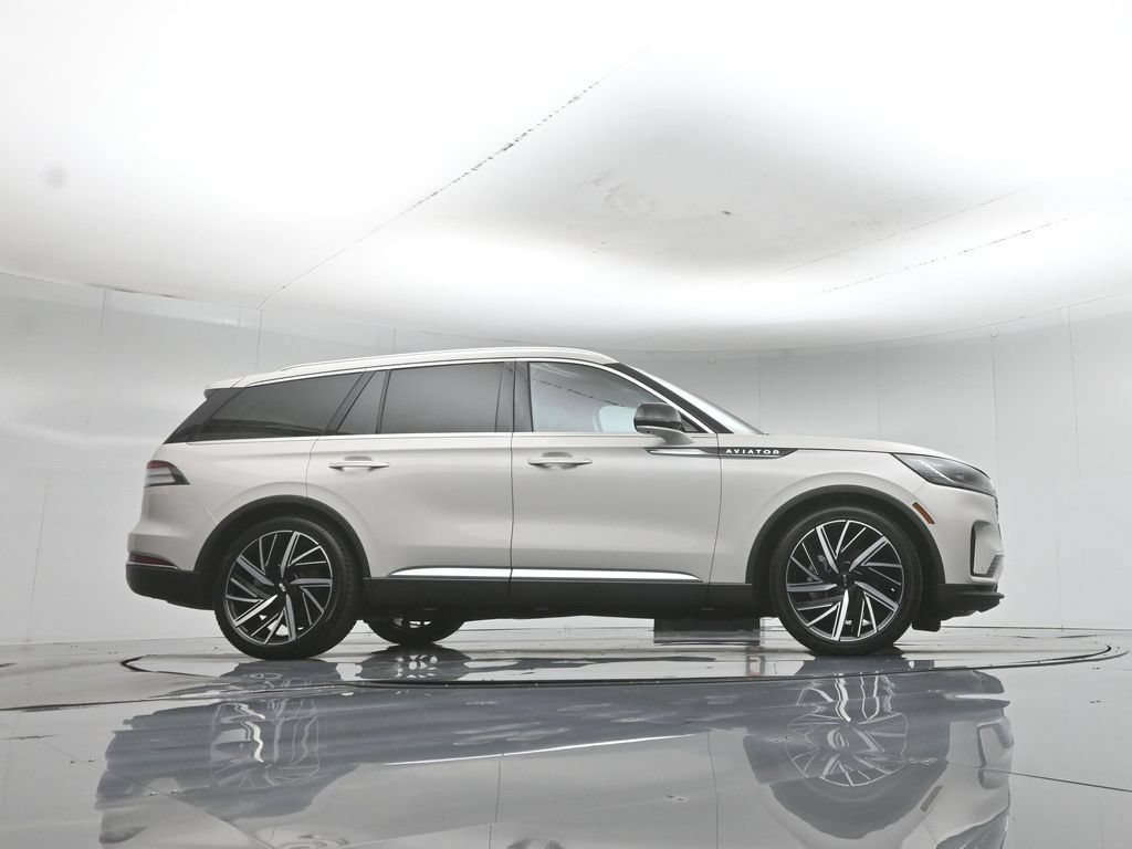 Used 2025 Lincoln Aviator Reserve w/ Equipment Group 201A AWD/4WD image 54