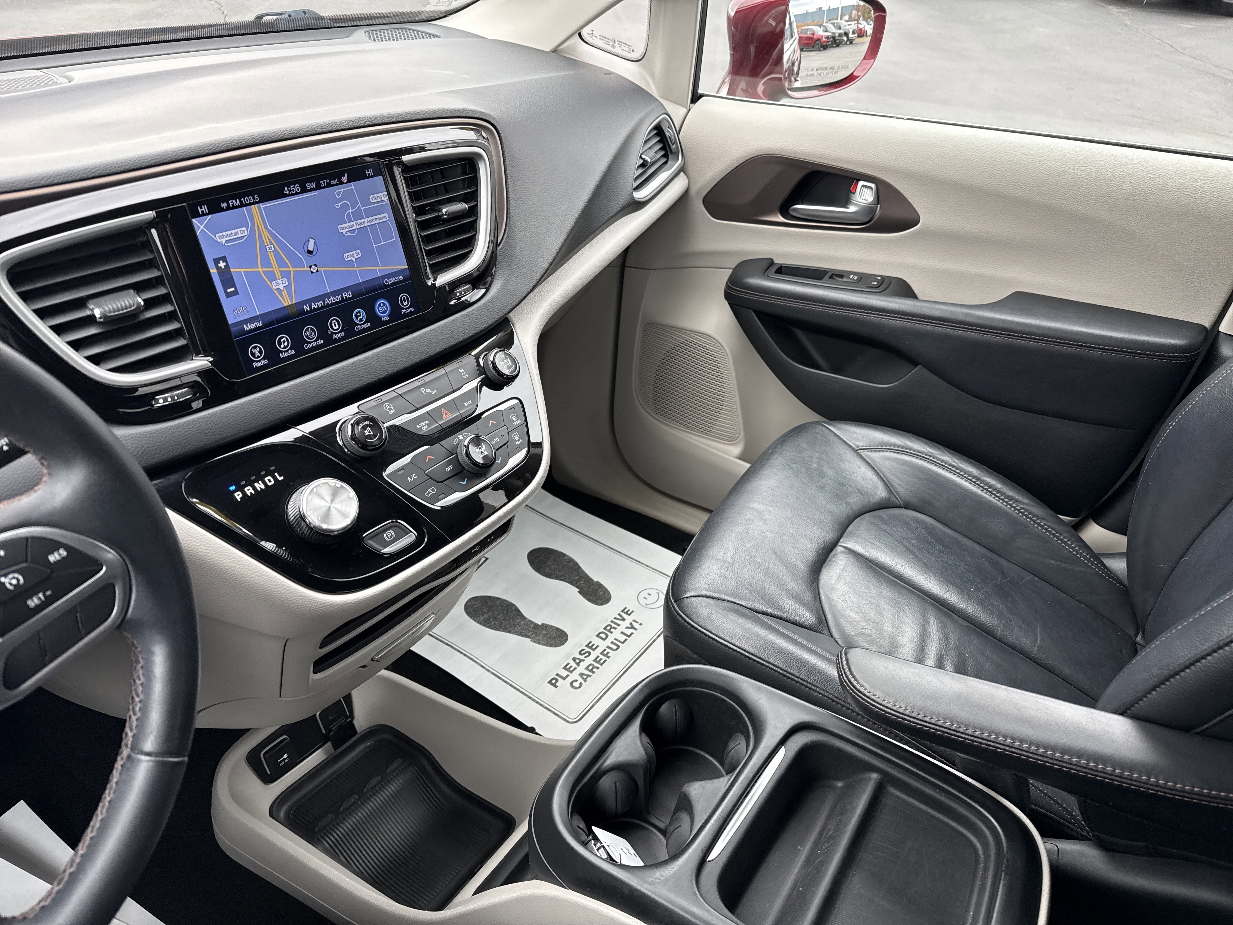 Used 2017 Chrysler Pacifica Touring-L image 32