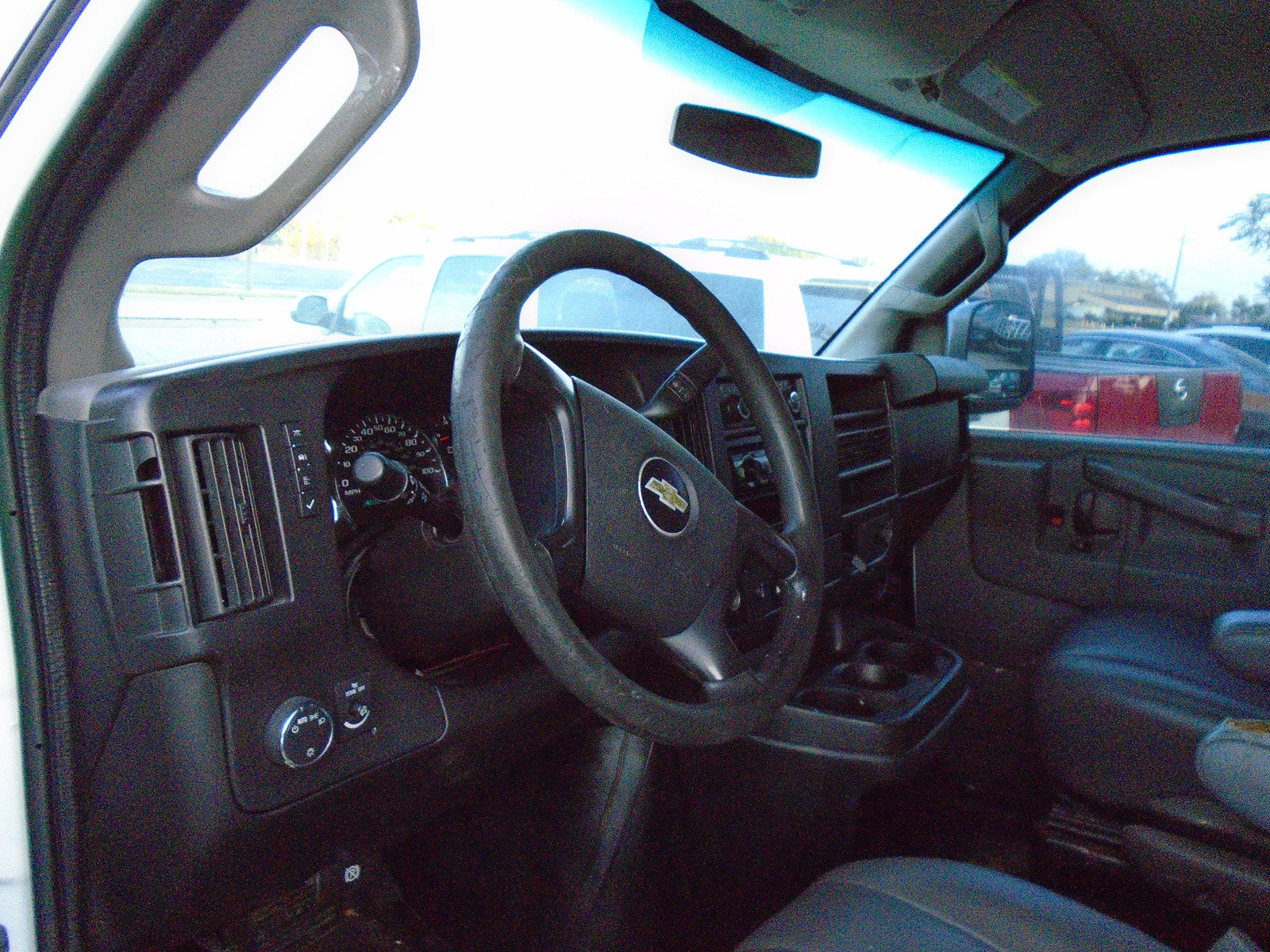 Used 2016 Chevrolet Express 2500 RWD image 6