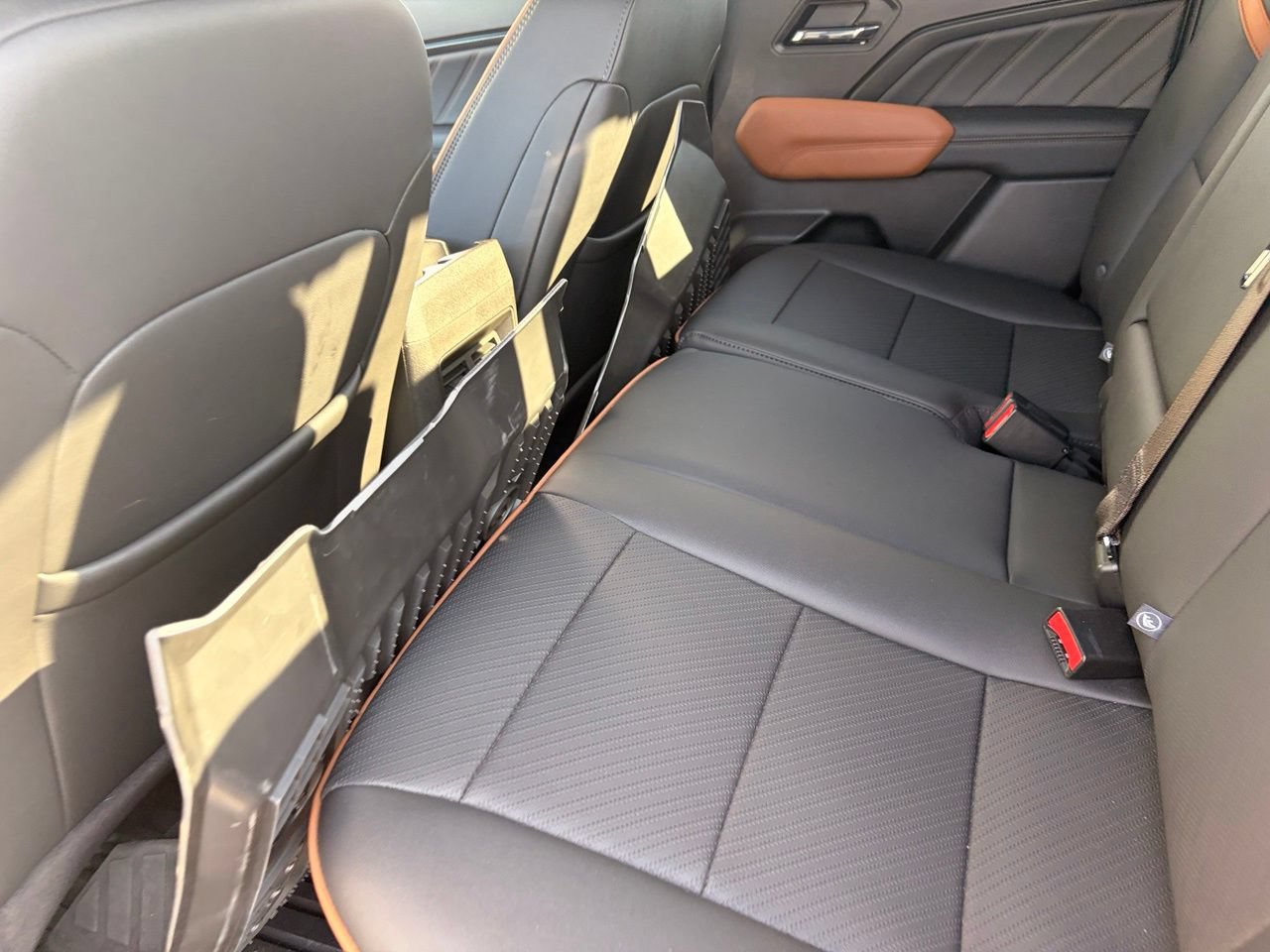 Used 2025 GMC Canyon AT4 w/ Nightfall Edition AWD/4WD image 15