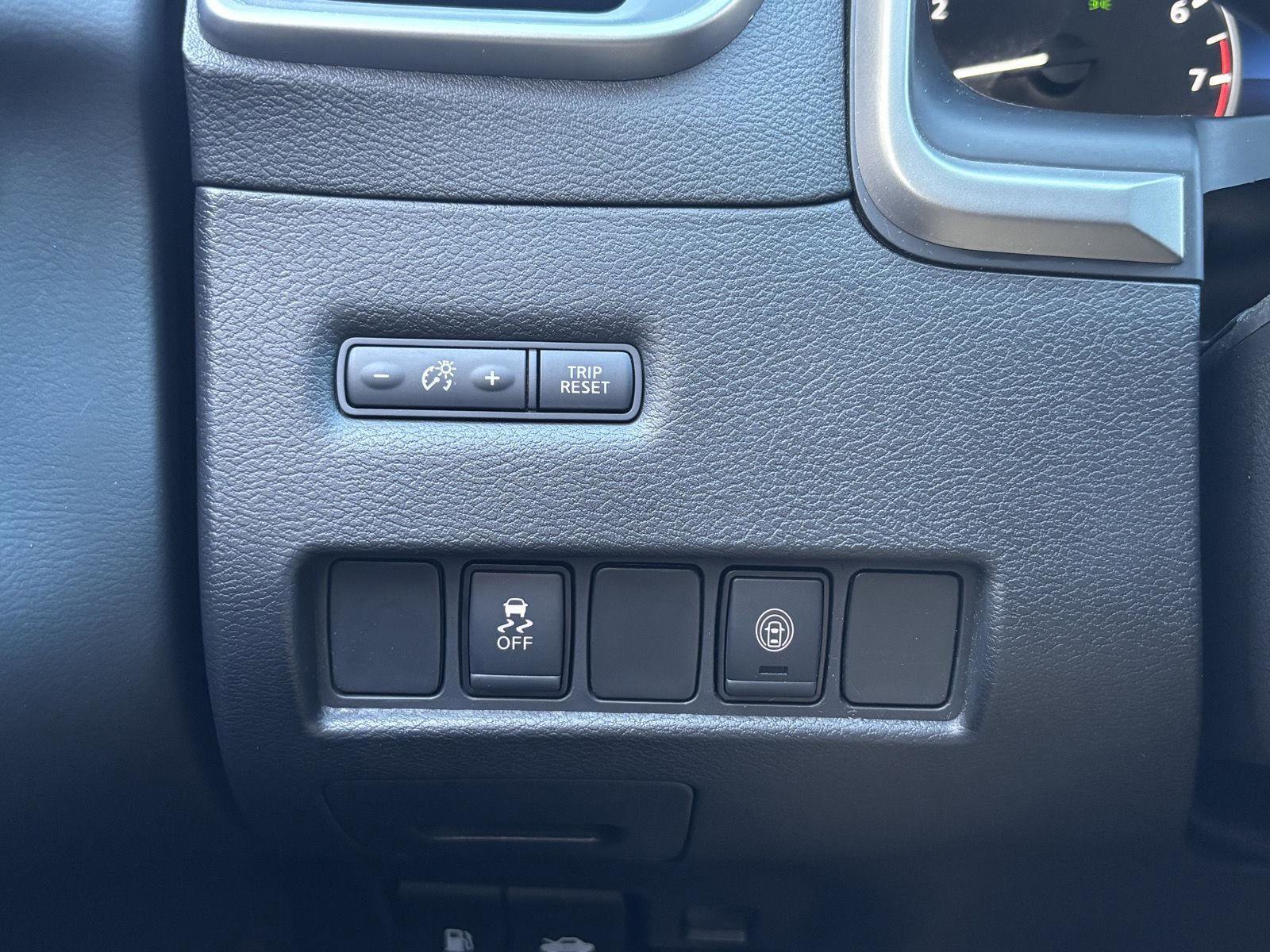 Used 2020 Nissan Murano SV AWD/4WD image 16