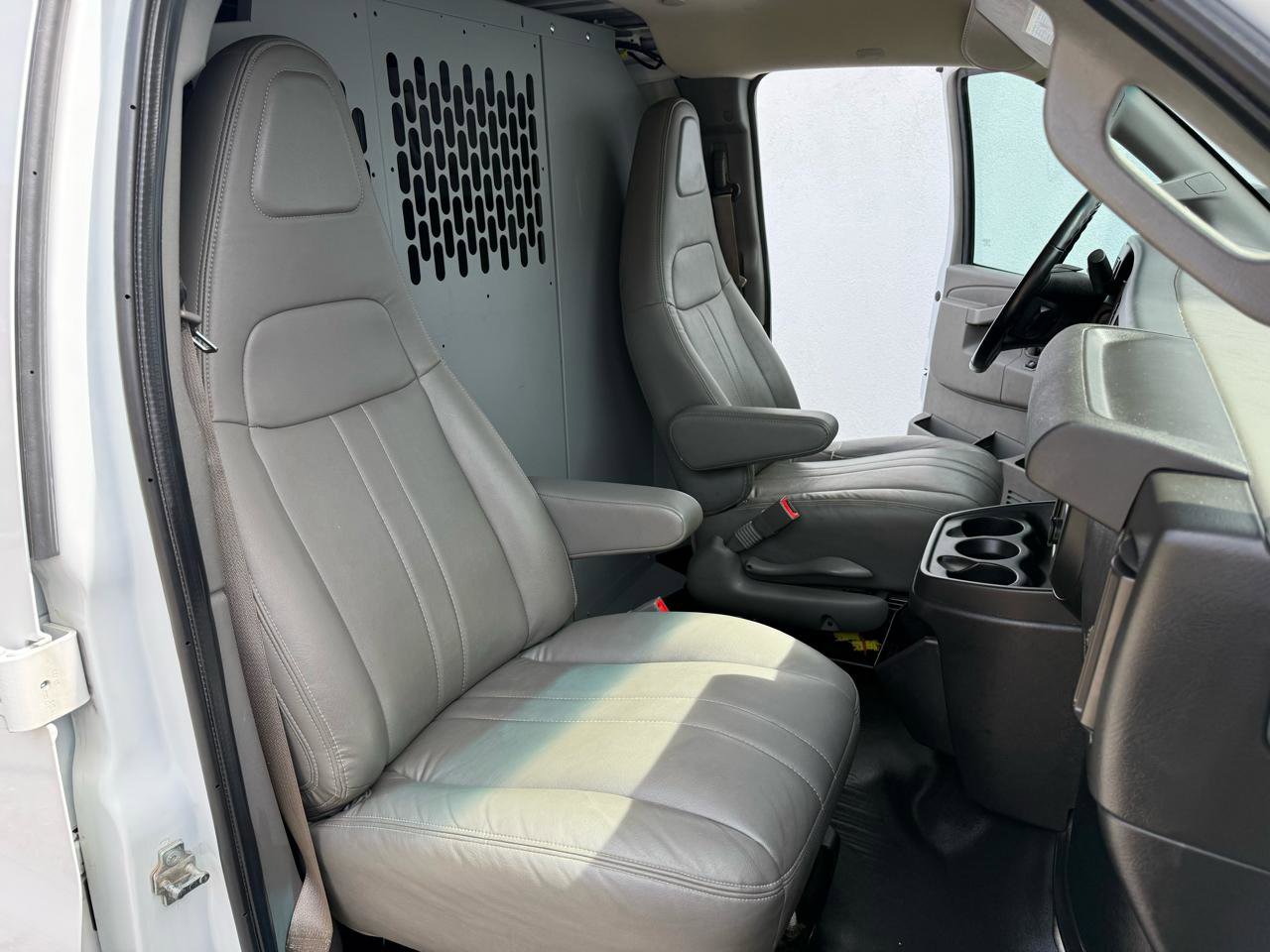 Used 2021 Chevrolet Express 2500 w/ Driver Convenience Package image 20