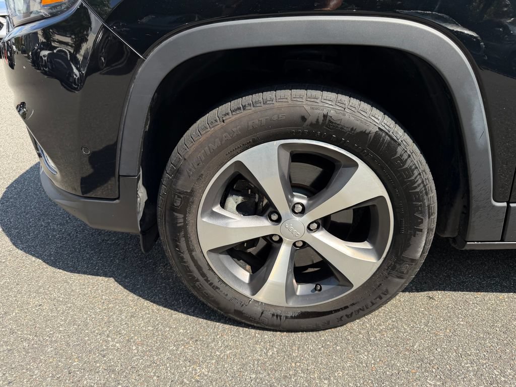 Used 2021 Jeep Cherokee Limited AWD/4WD image 9
