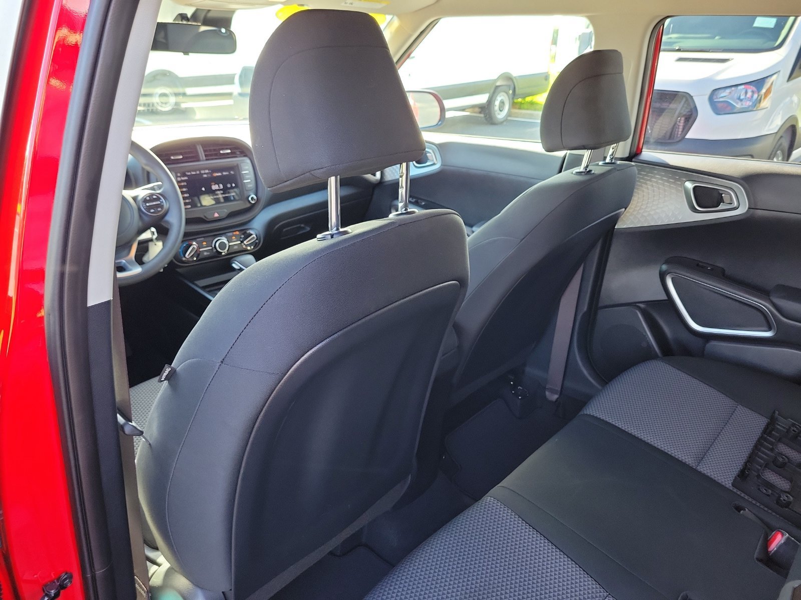 Used 2025 Kia Soul LX FWD image 9