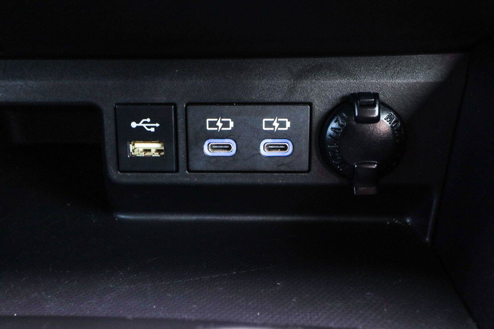 Used 2022 Toyota Highlander L FWD image 11