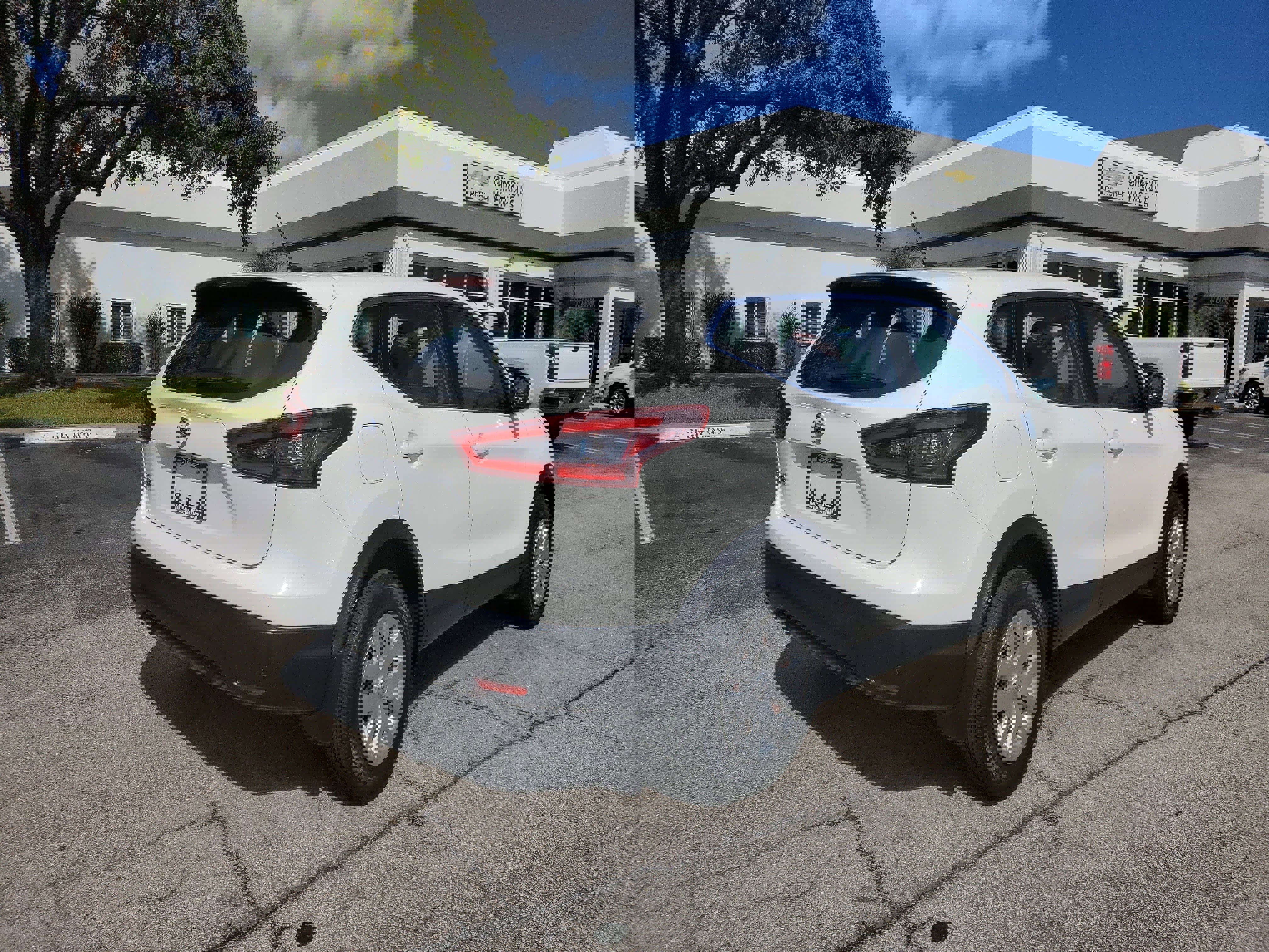 Used 2020 Nissan Rogue Sport S image 6