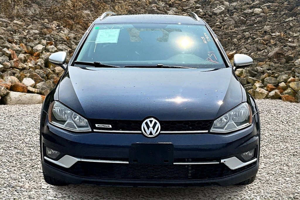 Used 2017 Volkswagen Golf Alltrack S image 3