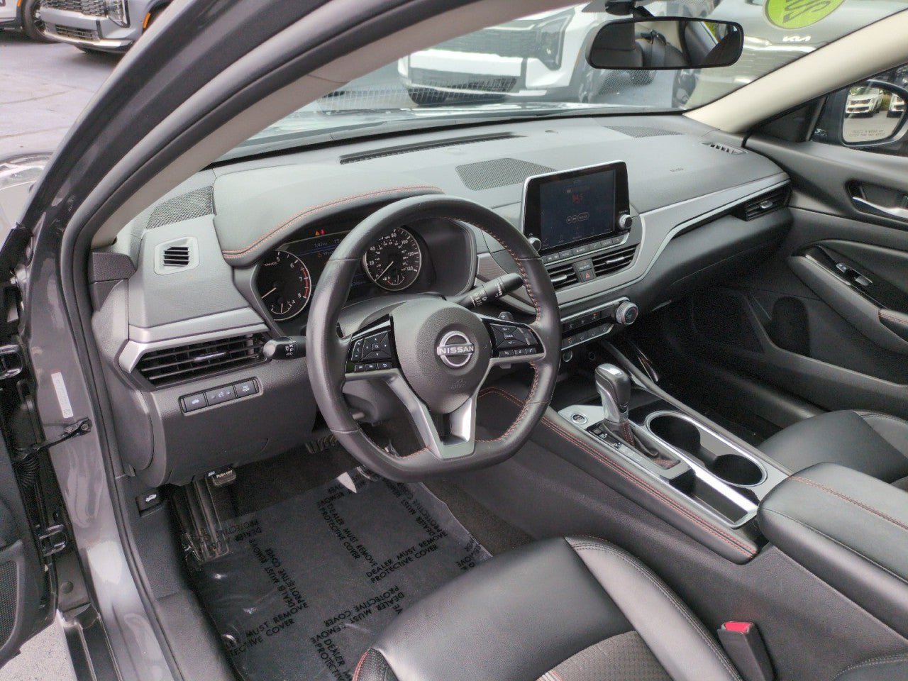 Used 2025 Nissan Altima 2.5 SR FWD image 15