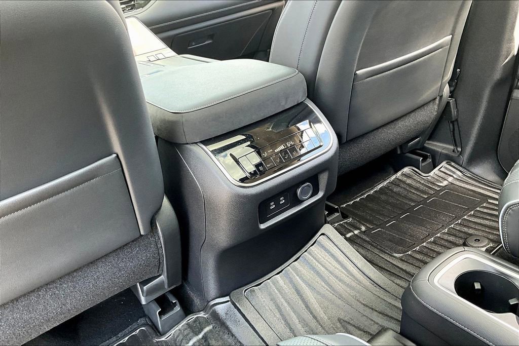 Used 2025 INFINITI QX80 Sensory AWD/4WD image 25