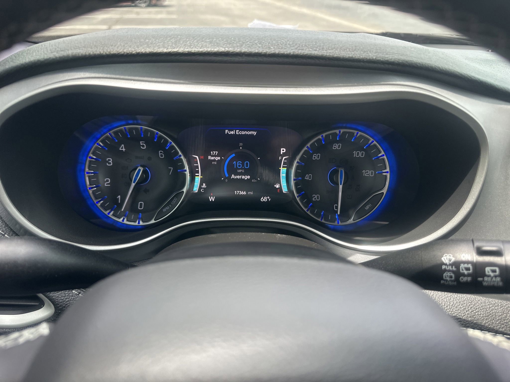 Used 2022 Chrysler Pacifica Touring FWD image 20