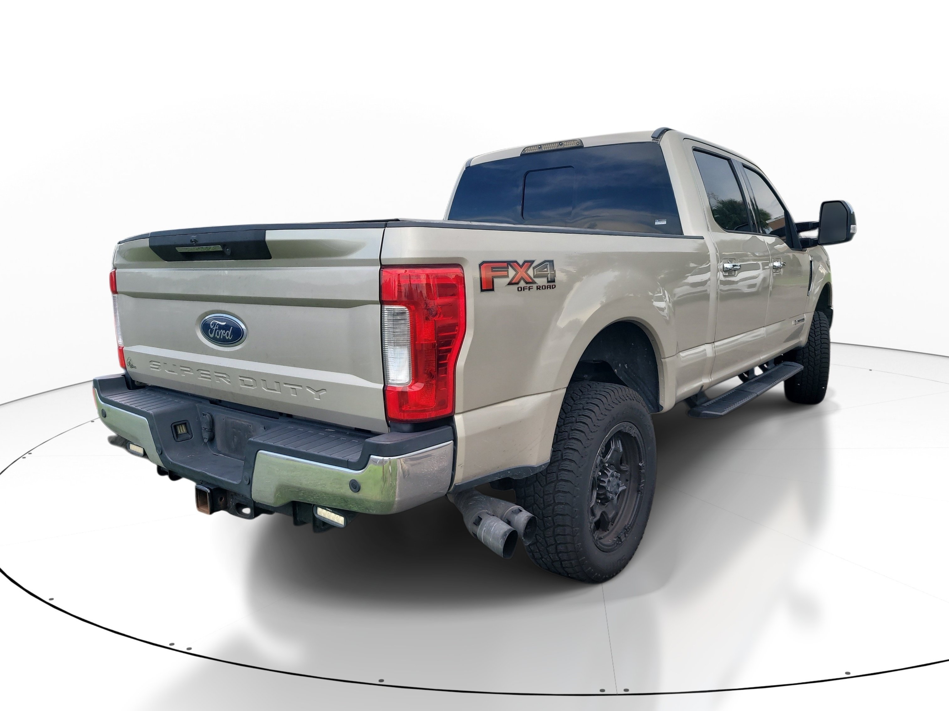Used 2017 Ford F250 Lariat w/ Lariat Ultimate Package AWD/4WD image 4