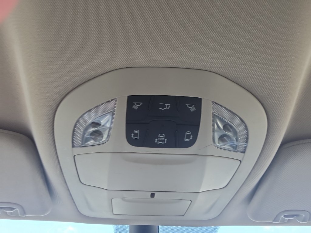 Used 2023 Chrysler Pacifica Touring-L FWD image 30